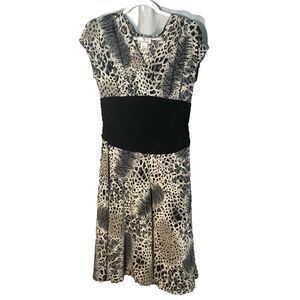 43-15 THE TRAVEL COLLECTION white black animal print surplice a-line dress S